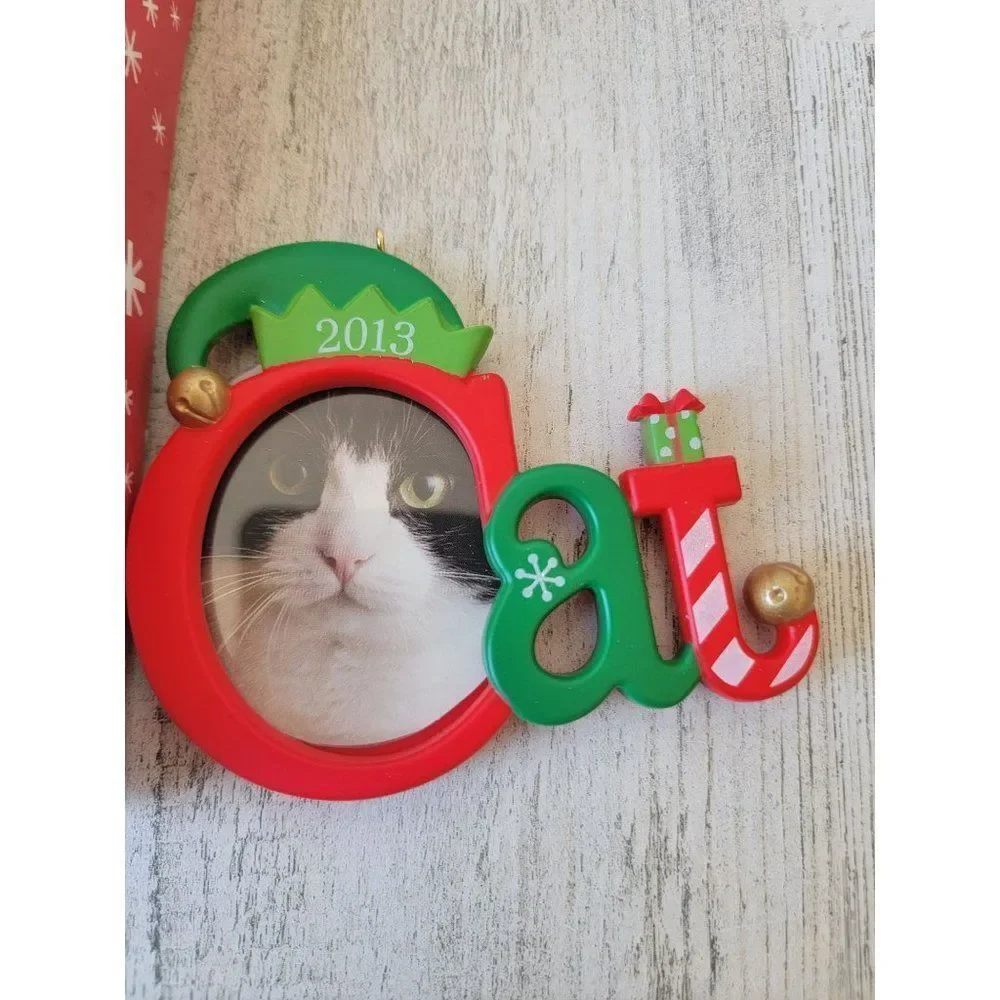 Hallmark cute kitty 2013 ornament Xmas decor elf‎